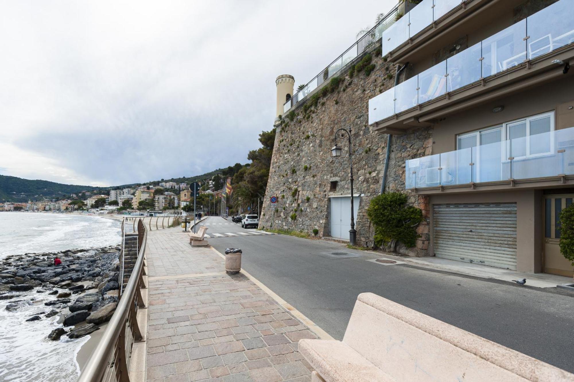 Blue Apartment - Studio By Wonderful Italy Alassio Exterior photo